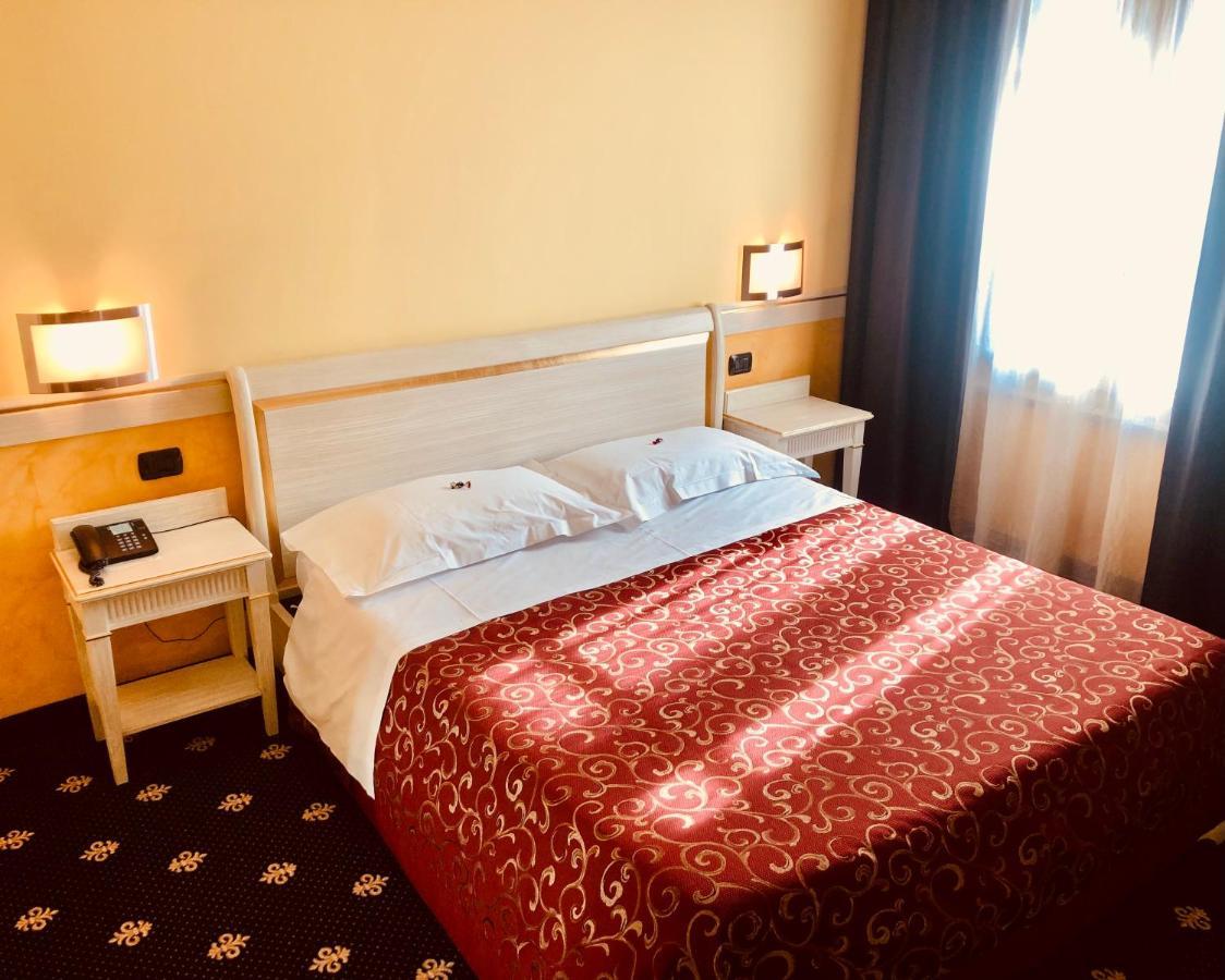 Motel Malpensa Inn & Hotel-Airport Case Nuove  Zewnętrze zdjęcie